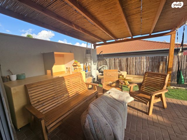 דו משפחתי, קרני שומרון