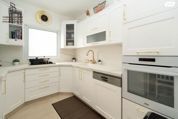 דירת גן, יבנה