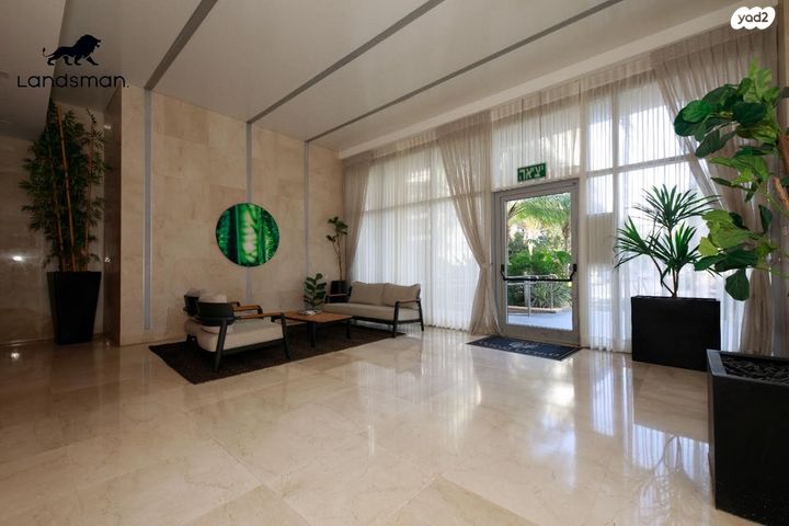 דירה, הרב יצחק שלינקה, נחלת יהודה, ראשון לציון