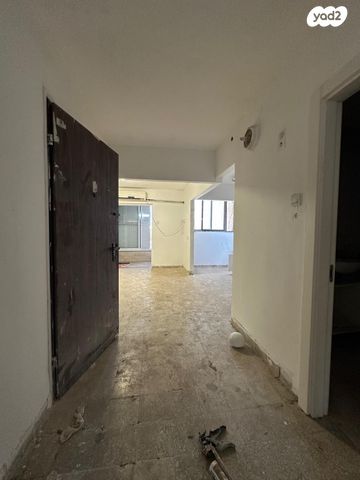 דירה, אמיל זולא, אג"ש, רמלה