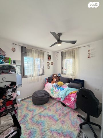 דירה, נחליאלי, סנסן, צור הדסה