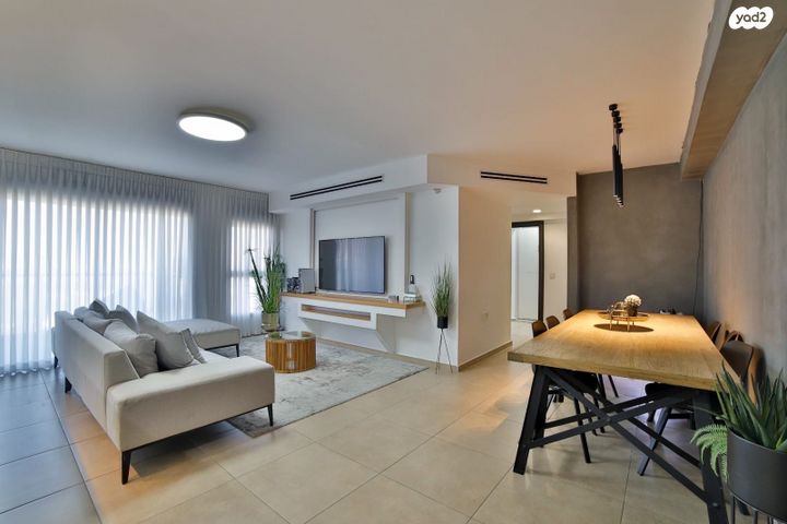 דירה, שלמה אלירז, ראשון לציון