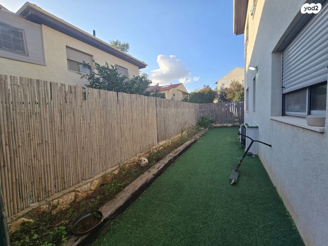 דו משפחתי, קרני שומרון