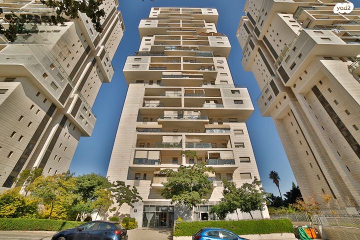 דירה, שלמה אלירז, ראשון לציון