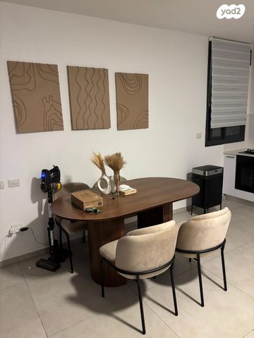 דירה, יצחק שמיר, נווה שרון / שער העיר, נתיבות