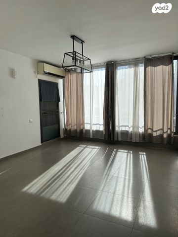 דירה, רוטשילד, רמב"ם, ראשון לציון