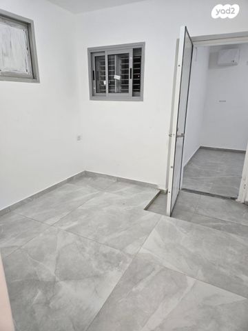 דירה, אלופי צה"ל, קרית שרת מערב, חולון