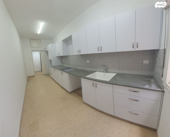 דירה, שמשון 11, מרכז הכרמל, חיפה