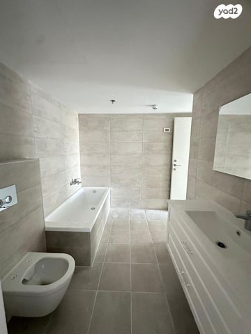 דירה, העמית יצחק, מב"ת מערב, אזור תעשייה חדש, ראשון לציון