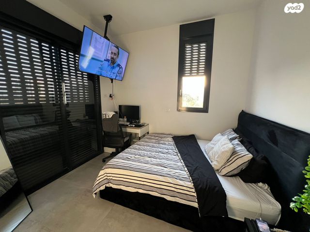 גג/ פנטהאוז, מעפילי אגוז 39, נווה חן, תל אביב יפו