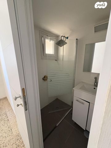 דירה, קרל נטר 8, אברמוביץ', ראשון לציון