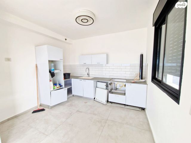 גג/ פנטהאוז, מנחם ארבר, נווה עופר, תל כביר, תל אביב יפו