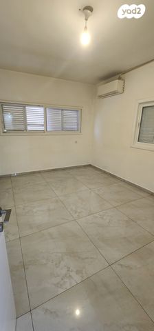 דירה, אריה שנקר, אגרובנק, חולון