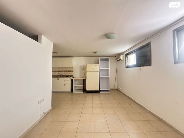 דירה, הראב"ע 25, תל אביב יפו