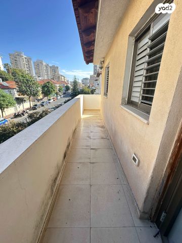 דירה, דרך נגבה 60, נווה רם, שיכון מזרחי, רמת גן