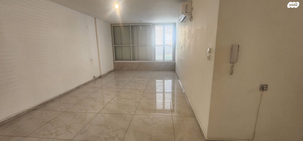 דירה, אריה שנקר, אגרובנק, חולון