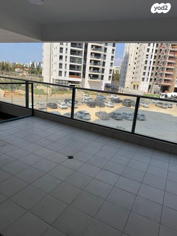 דירה, יונה וולך 7, גרין פארק החדשה, הוד השרון