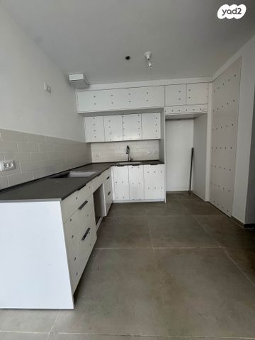 דירה, הרב יצחק ידידיה פרנקל 65, תל אביב יפו