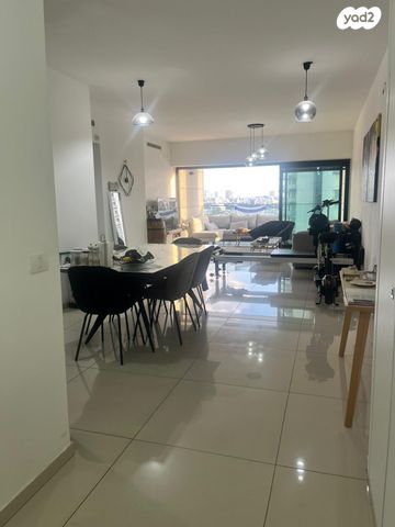 דירה, המעיין 3, שכונת הראשונים, רמת גן