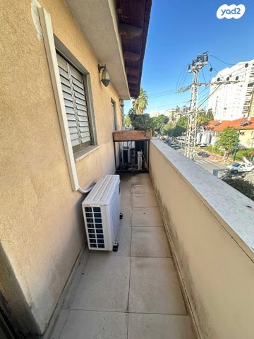 דירה, דרך נגבה 60, נווה רם, שיכון מזרחי, רמת גן