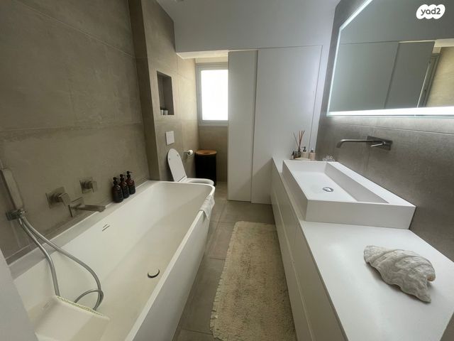 גג/ פנטהאוז, הגוש הגדול, רמת אביב החדשה, נופי ים, תל אביב יפו