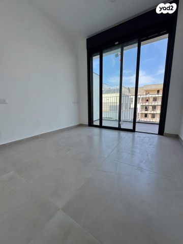 דירה, הרב יצחק ידידיה פרנקל 67, נווה שאנן, תל אביב יפו