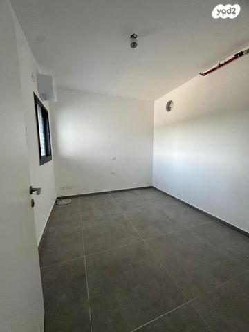 דירה, העמית יצחק, מב"ת מערב, אזור תעשייה חדש, ראשון לציון