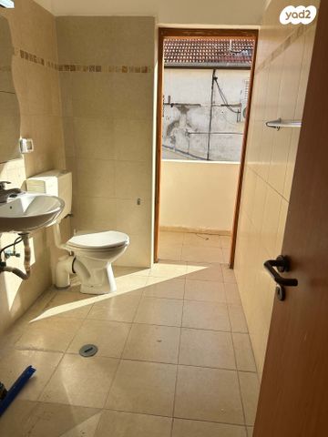 דירה, דרך נגבה 60, נווה רם, שיכון מזרחי, רמת גן