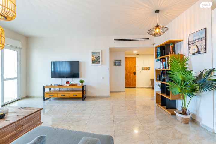 דירה, שדרות ברוך בוארון 6, גבעת אולגה, חדרה