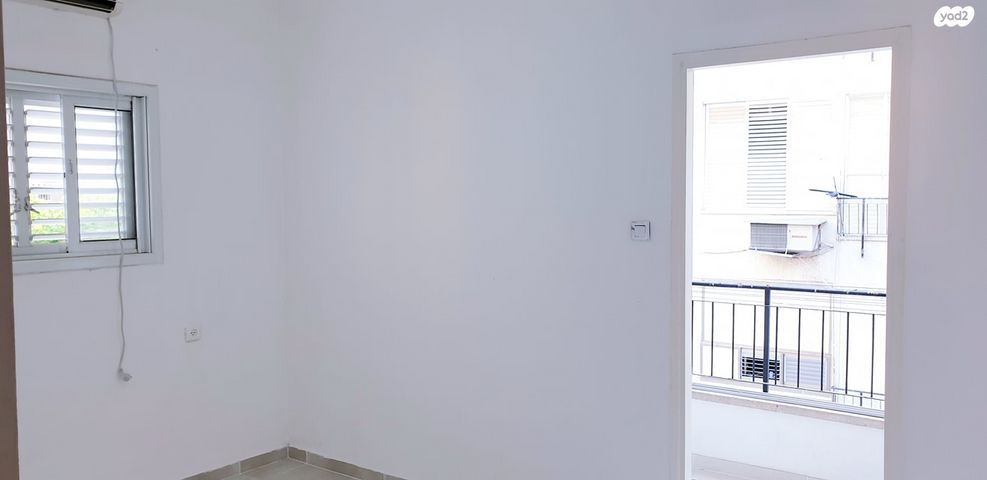 דירה, דרור, רמב"ם, ראשון לציון