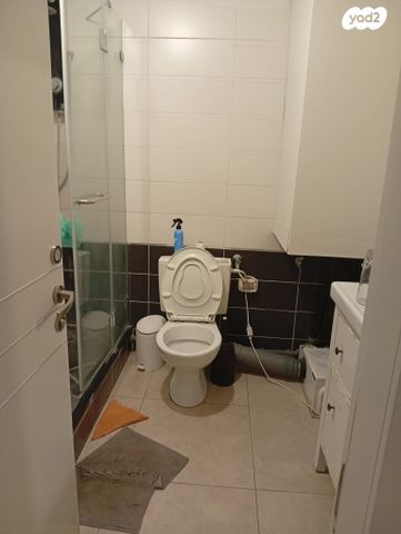 מרתף/ פרטר, רמת השרון