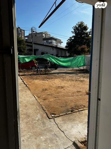 דירת גן, הרב דוד ישראל, מרמורק, רחובות