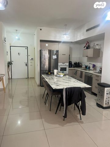 דירה, המעיין 3, שכונת הראשונים, רמת גן