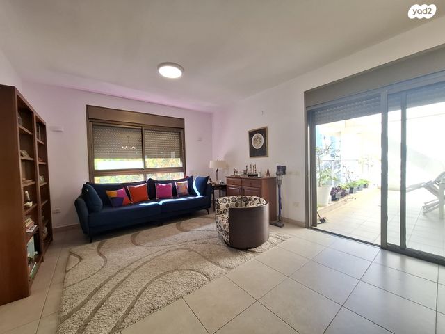 דירה, נתן יונתן, לסטר/רבוצקי, רעננה