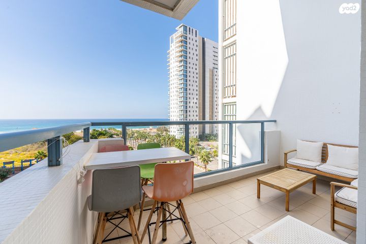 דירה, שדרות ברוך בוארון 6, גבעת אולגה, חדרה