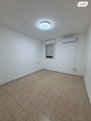 דירה, אלופי צה"ל 3, קרית שרת מזרח, חולון