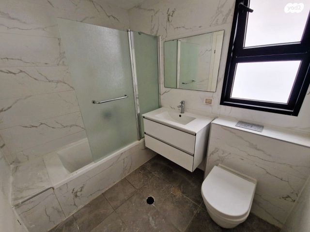 גג/ פנטהאוז, מנחם ארבר, נווה עופר, תל כביר, תל אביב יפו