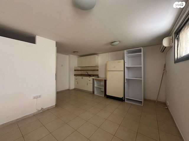 דירה, הראב"ע 25, תל אביב יפו