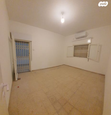 דירה, שמשון 11, מרכז הכרמל, חיפה