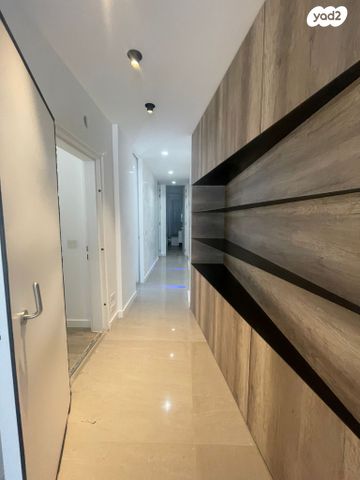 גג/ פנטהאוז, הגוש הגדול, רמת אביב החדשה, נופי ים, תל אביב יפו