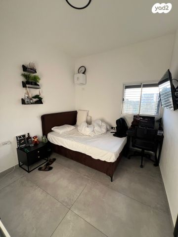 גג/ פנטהאוז, מעפילי אגוז 39, נווה חן, תל אביב יפו