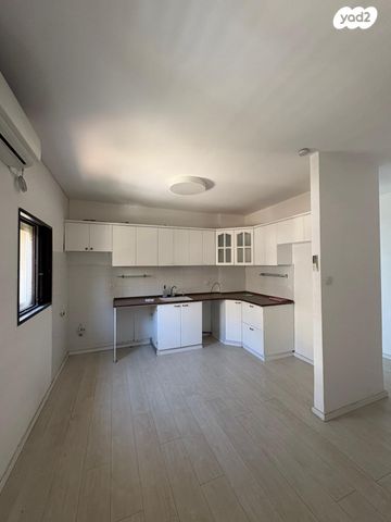 דירה, קרל נטר 8, אברמוביץ', ראשון לציון