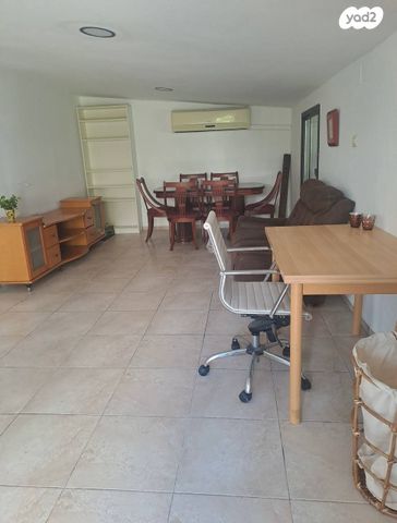 בית פרטי/ קוטג', שביל ההרדוף, עמידר, נהריה