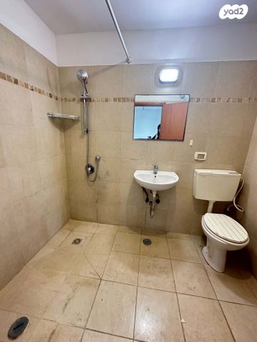 דירה, דרך נגבה 60, נווה רם, שיכון מזרחי, רמת גן