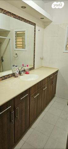 דירה, קרית שמונה 7, קרית שרת מערב, חולון