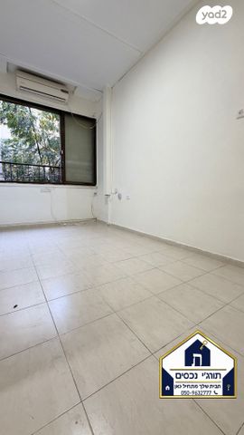 דירה, דרך זאב ז'בוטינסקי 63, שכונת גפן, רמת גן