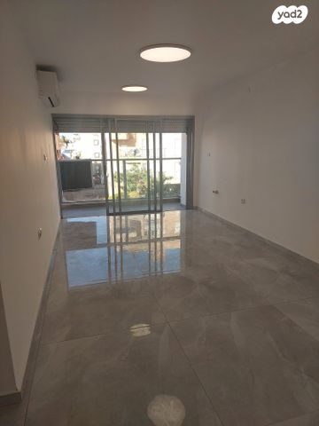 דירה, אלופי צה"ל, קרית שרת מערב, חולון