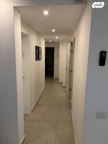 דירה, יצחק שמיר, נווה שרון / שער העיר, נתיבות