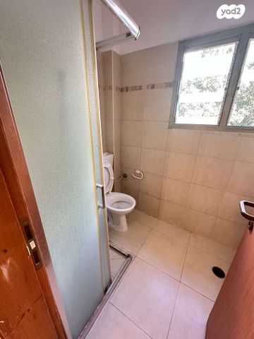 דירה, דרך נגבה 60, נווה רם, שיכון מזרחי, רמת גן