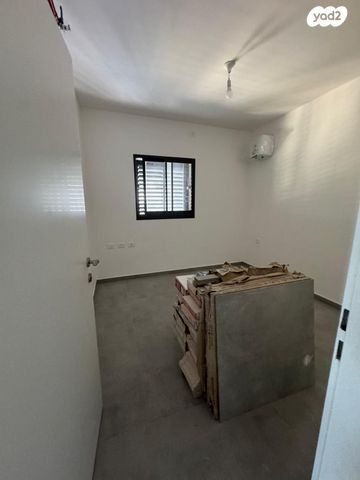 דירה, הרב הרצוג 6, צפון מערב מרכז העיר, נתניה